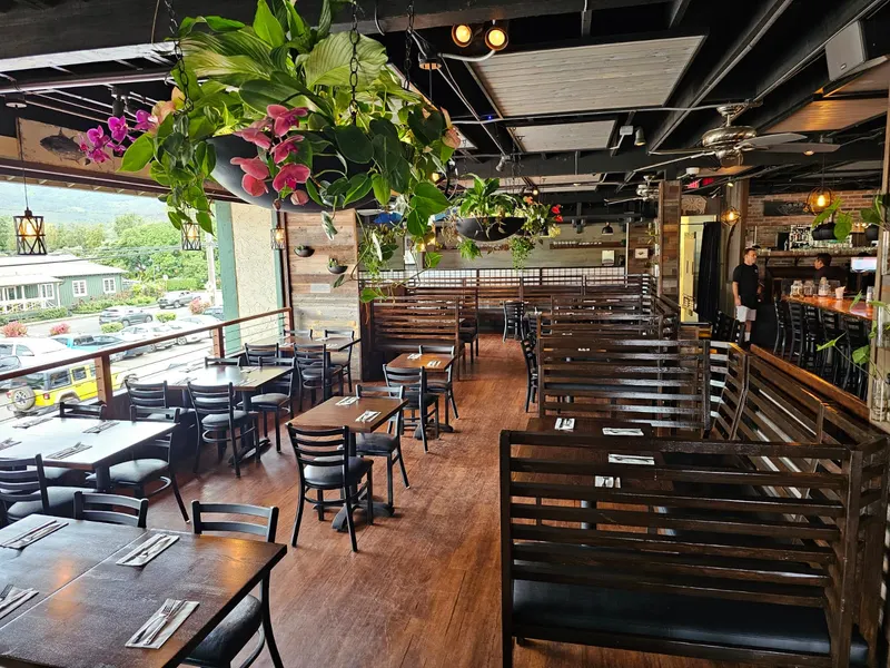 Open-air dining room looking out on Hanalei